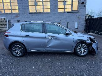 Damaged car Peugeot 308 II ALLURE 2016/9