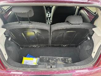 Peugeot 108 1.0 picture 13