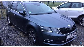 Voiture accidenté Skoda Octavia STYLE 2019/2