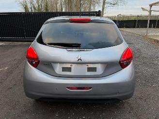 Peugeot 208 1.2 I picture 13