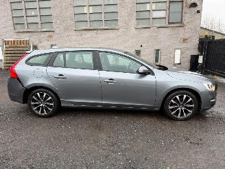 skadebil auto Volvo V-60 V 60 KINETIC 2018/1