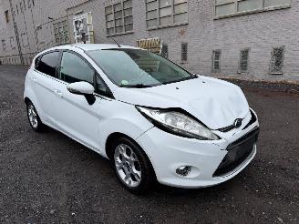 Ford Fiesta TITANIUM picture 2