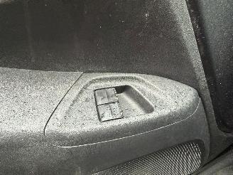 Peugeot 108 STYLE picture 31