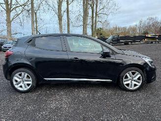 skadebil auto Renault Clio V ZEN 2021/2
