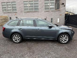 damaged passenger cars Skoda Octavia STYLE 2019/1