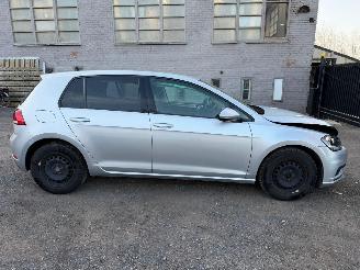 skadebil auto Volkswagen Golf TRENDLINE 2018/7