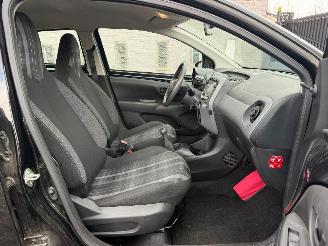 Peugeot 108 ACTIVE picture 23