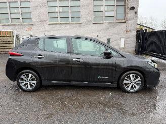 uszkodzony samochody osobowe Nissan Leaf  2018/12