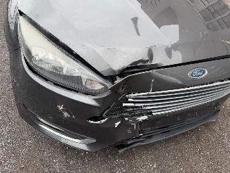 Ford Focus TITANIUM picture 5