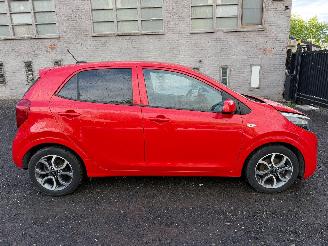 Unfallwagen Kia Picanto 1.0 2017/10