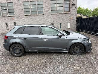Voiture accidenté Audi A3 AMBITION 2014/11