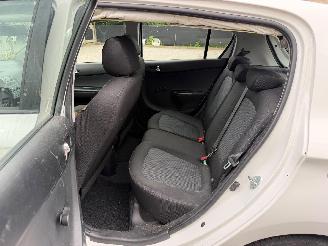 Hyundai I-20  picture 19