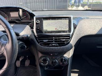 Peugeot 208 SIGNATURE picture 29