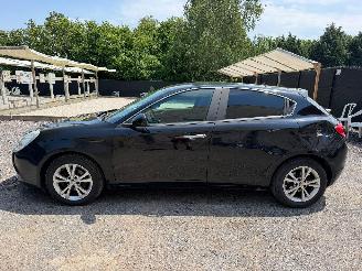 Alfa Romeo Giulietta 1.6 JTD picture 9