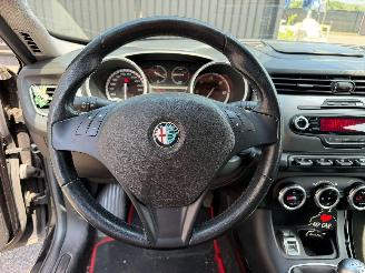Alfa Romeo Giulietta 1.6 JTD picture 25