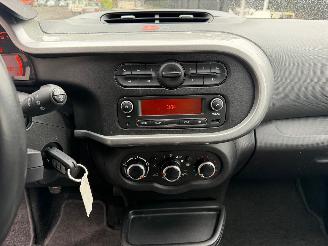 Renault Twingo 1.0 picture 26