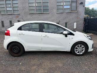Unfallwagen Kia Rio SENSE 2015/5