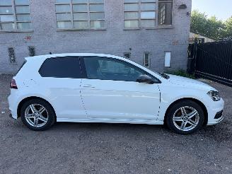 skadebil auto Volkswagen Golf HIGHLINE R-LINE 2015/1