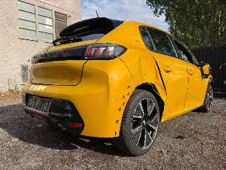 Peugeot 208 II GT LINE picture 17