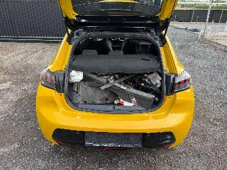Peugeot 208 II GT LINE picture 16