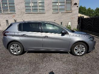 uszkodzony samochody osobowe Peugeot 308 II ACTIVE 2018/3