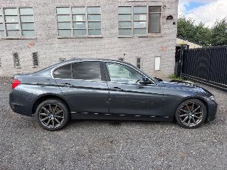 krockskadad bil auto BMW 3-serie D 2015/5
