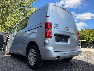 Toyota Proace 2.0 D picture 18