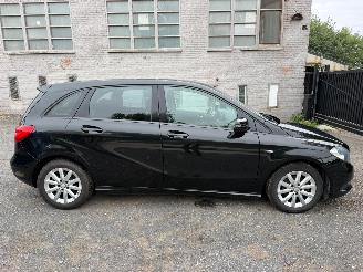 krockskadad bil auto Mercedes B-klasse B 180 CDI BE 2012/3