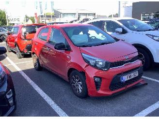 damaged passenger cars Kia Picanto FUSION 2018/8