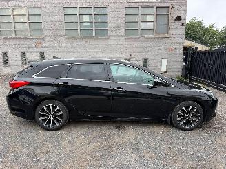 Voiture accidenté Hyundai I-40 PREMIUM 2016/7