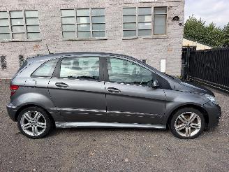 krockskadad bil auto Mercedes B-klasse CDI 2010/4