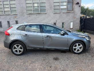 Damaged car Volvo V-40 V 40 KINETIC 2016/6