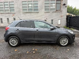 damaged passenger cars Kia Rio 1.0 2017/7