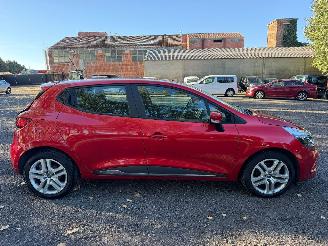 krockskadad bil auto Renault Clio ZEN 2018/10