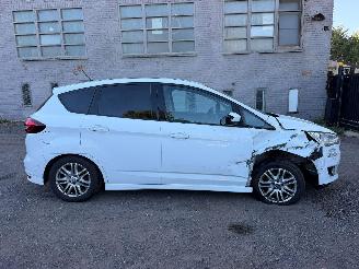 Damaged car Ford C-Max TITANIUM 2016/3