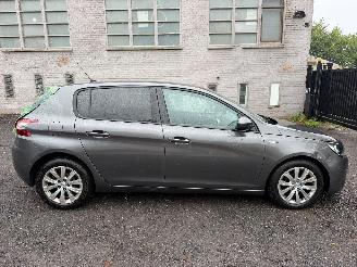 Vaurioauto  passenger cars Peugeot 308 II STYLE 2017/5
