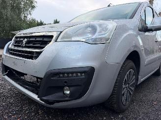 Peugeot Partner PREMIUM picture 11