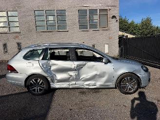 krockskadad bil auto Volkswagen Golf VARIANT HIGHLIN 2013/1