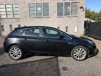 skadebil auto Opel Astra SPORT 2012/8