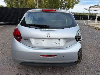 Peugeot 208 ALLURE picture 14