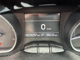 Peugeot 208 ALLURE picture 30