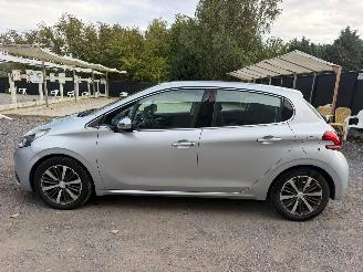 Peugeot 208 ALLURE picture 11