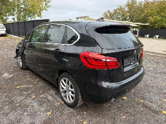 BMW 2-serie 216D picture 13