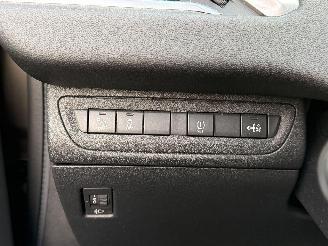Peugeot 208 ALLURE picture 33
