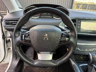 Peugeot 308 II SW FÃ‰LINE picture 26