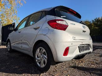Hyundai I-10 1.0 TREND picture 15