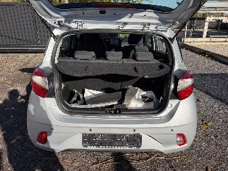 Hyundai I-10 1.0 TREND picture 17