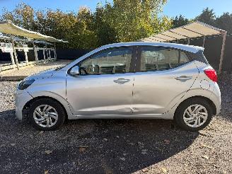 Hyundai I-10 1.0 TREND picture 13
