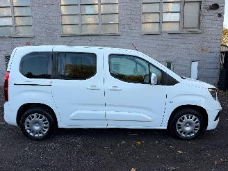 krockskadad bil auto Opel Combo LIFE EDITION 2019/11