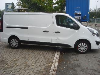krockskadad bil bedrijf Opel Vivaro L2-H1 1.6CDIT EURO 6  AIRCO 2018/9